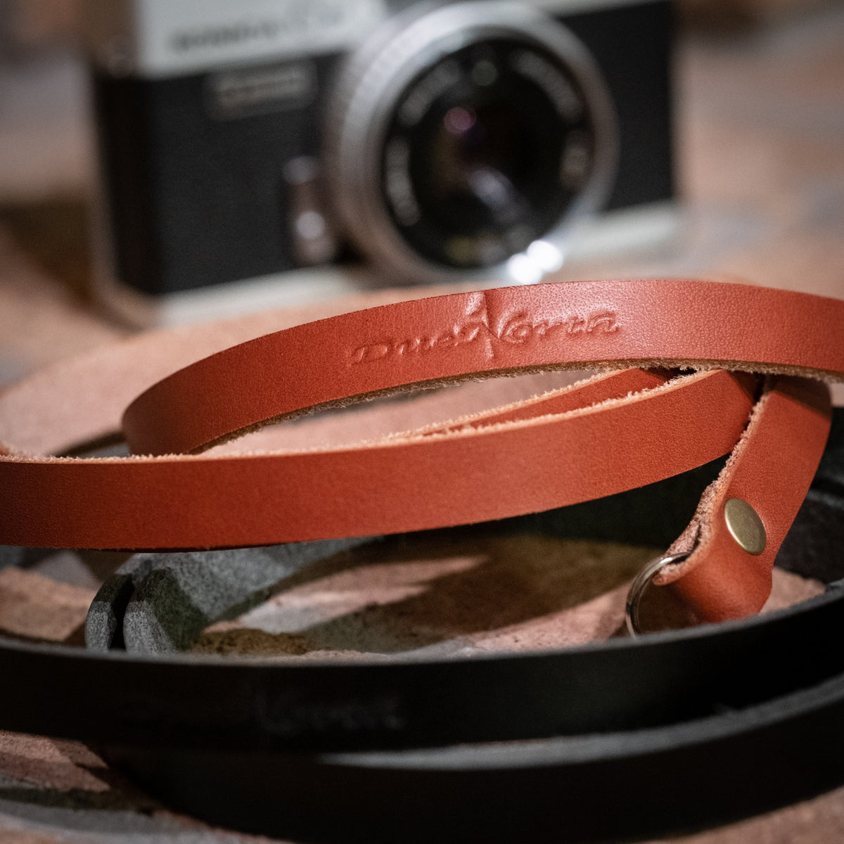 小物 CALEE LEATHER NECK STRAP KB-05-BLK Gloss Black Full Grain Center Block Carving